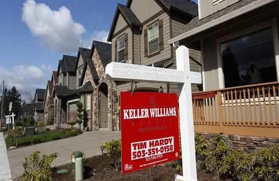 Real Estate Stocks Plummet Amid NAR Settlement